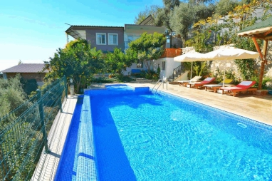 Villa Ayaz Kalkan İslamlar Bölgesine Korunaklı Havuzlu Kiralık | Kiralık Tatil Evleri | Villa Kiralama Seçenekleri